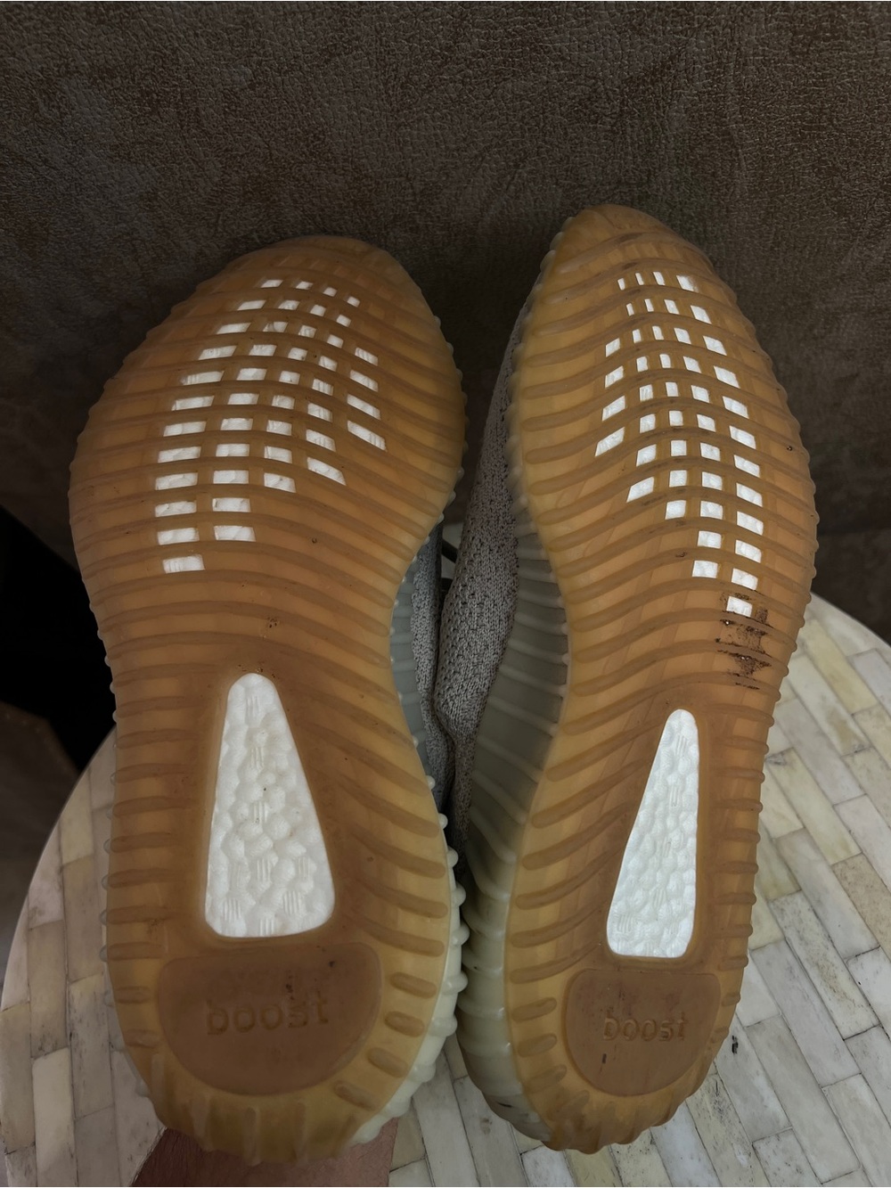 Adidas Yeezy Boost 350 V2 sneakers in the "Sesame" colorway - Picture 6 of 6